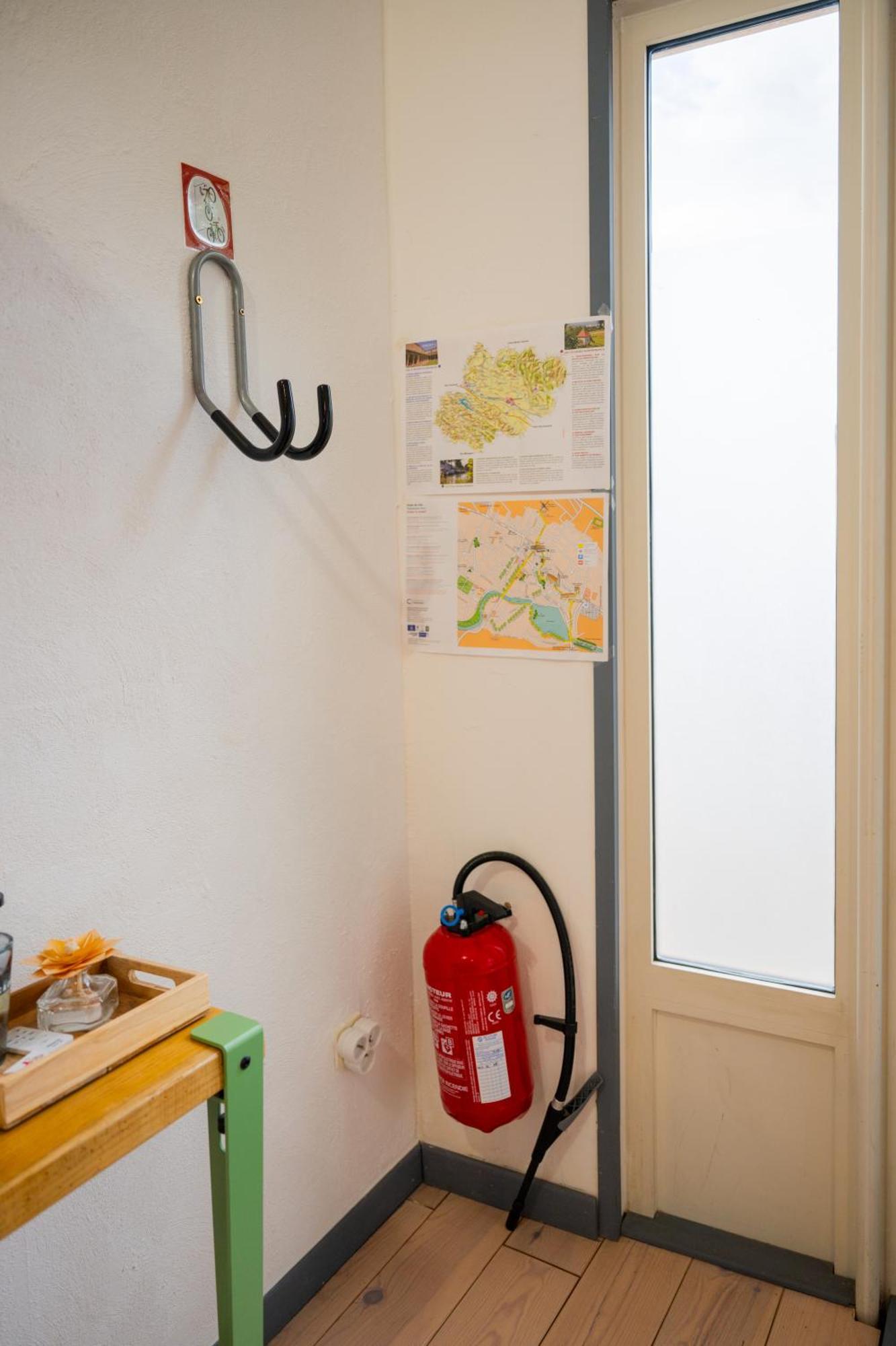 Chez La Fille De L Eclusier Apartment Castelnaudary Exterior photo