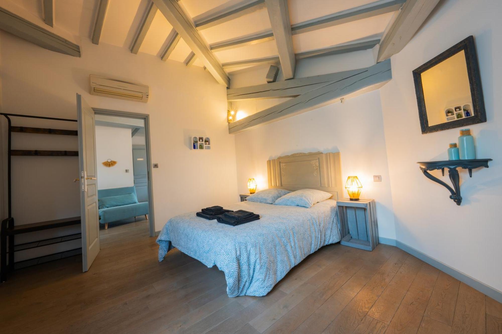 Chez La Fille De L Eclusier Apartment Castelnaudary Exterior photo